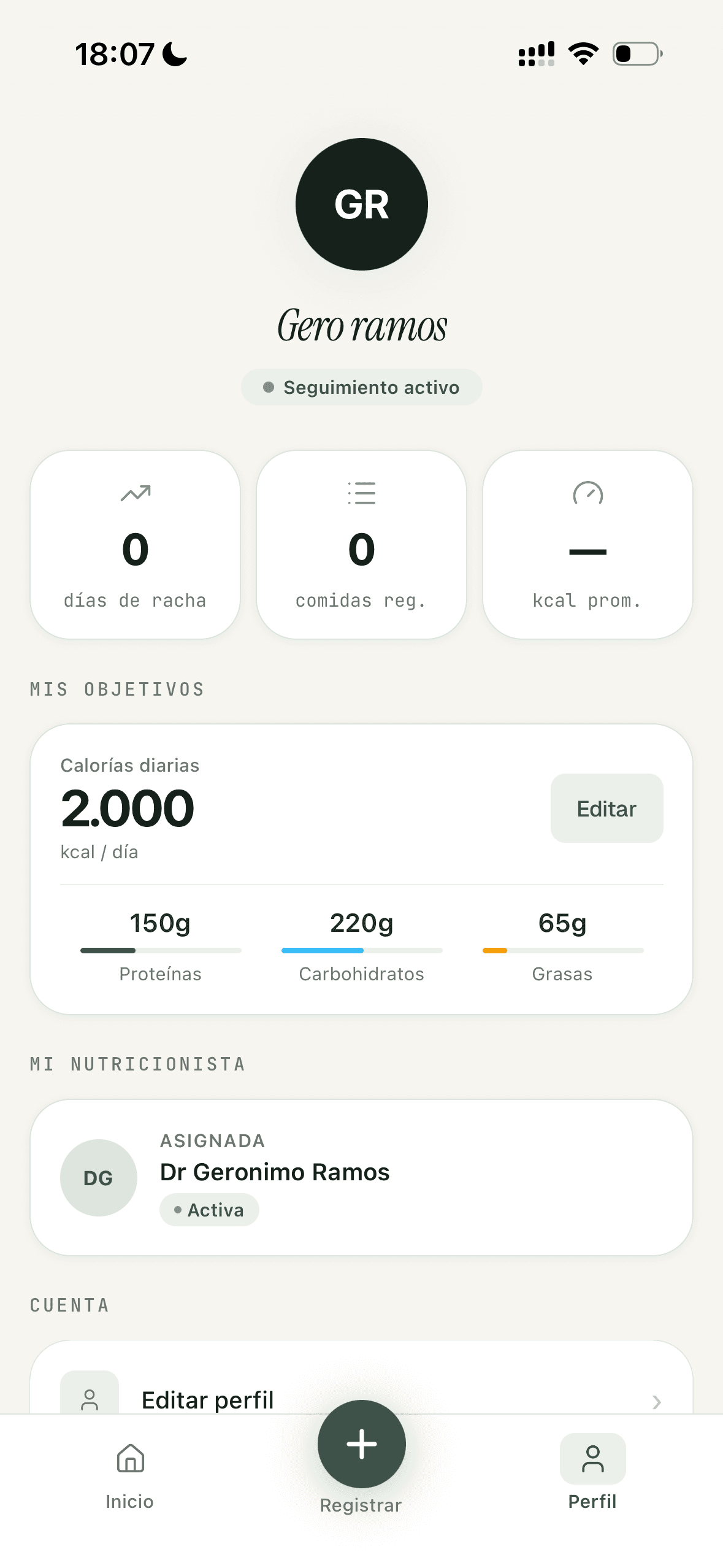 The profile block showing the nutritionist assigned to the patient and the state of that link.